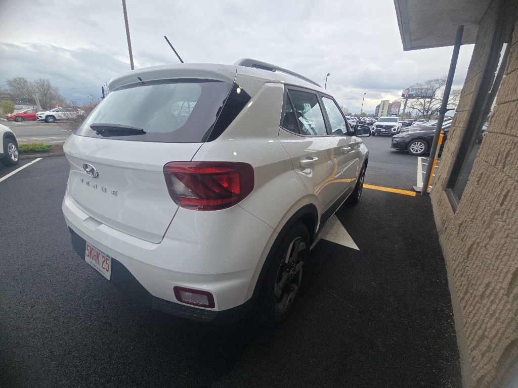 Thumbnail: 2025 Hyundai Venue - 4