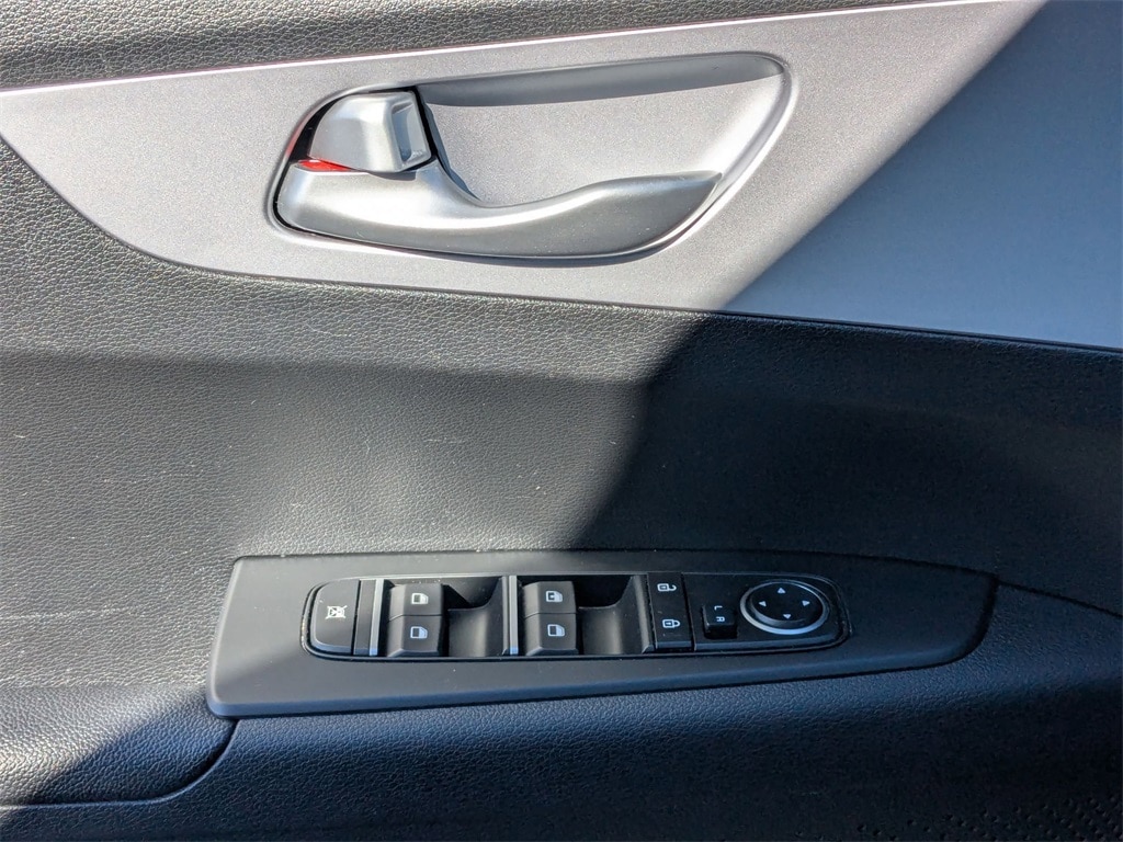 Thumbnail: 2024 Kia Forte - 10