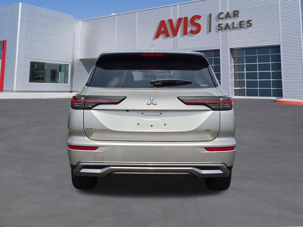 Thumbnail: 2025 Mitsubishi Outlander - 7