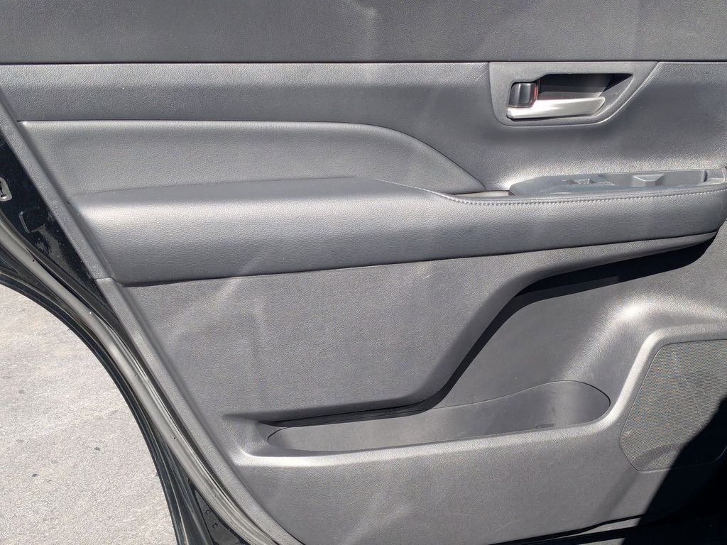 Thumbnail: 2025 Toyota Grand Highlander - 27