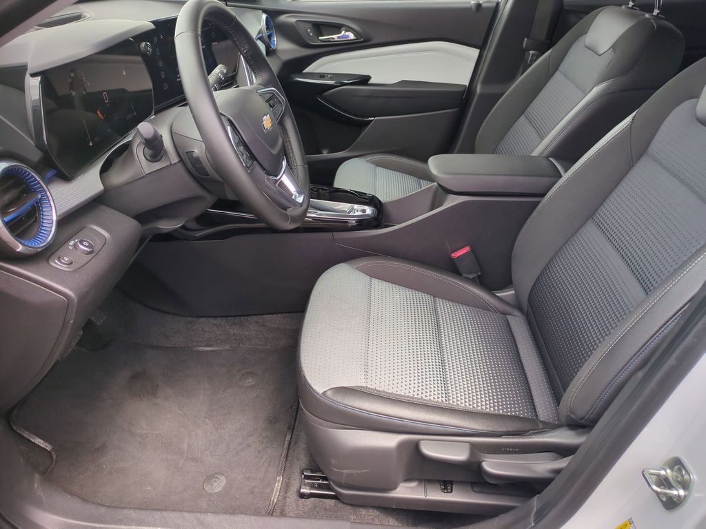 Thumbnail: 2025 Chevrolet Trax - 19