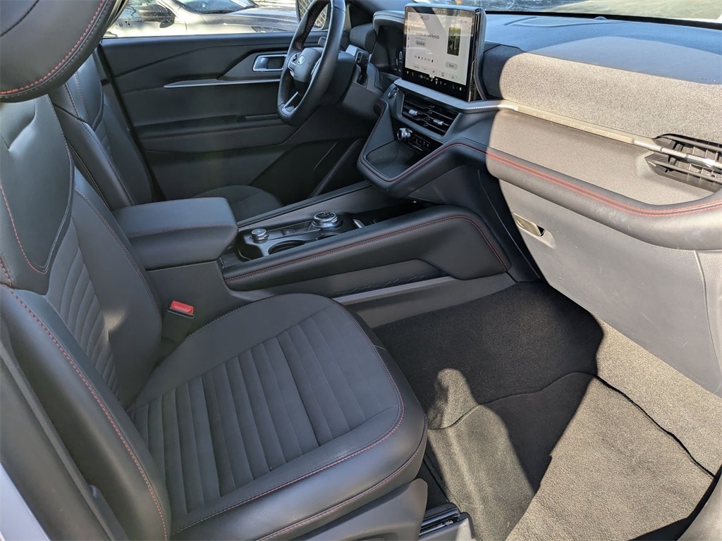 Thumbnail: 2025 Ford Explorer - 38