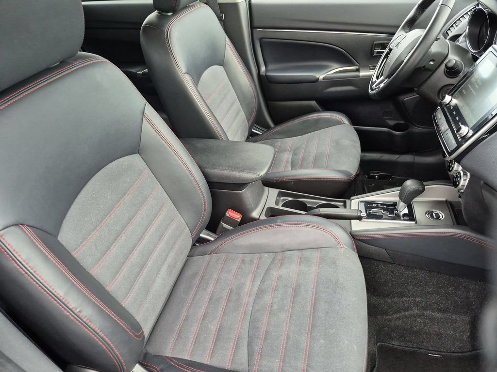 Thumbnail: 2025 Mitsubishi Outlander Sport - 30