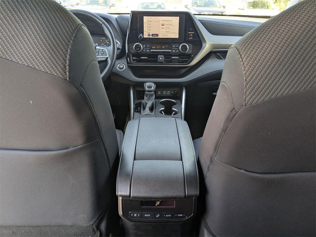Thumbnail: 2024 Toyota Highlander - 30