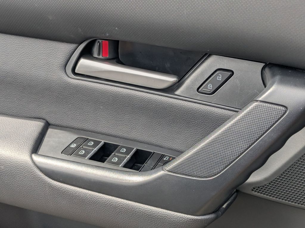 Thumbnail: 2025 Mazda CX-50 - 13