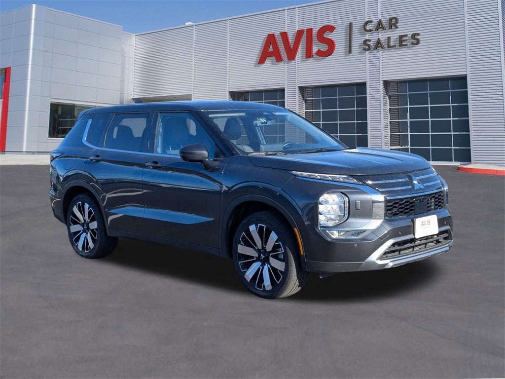 Thumbnail: 2025 Mitsubishi Outlander - 11