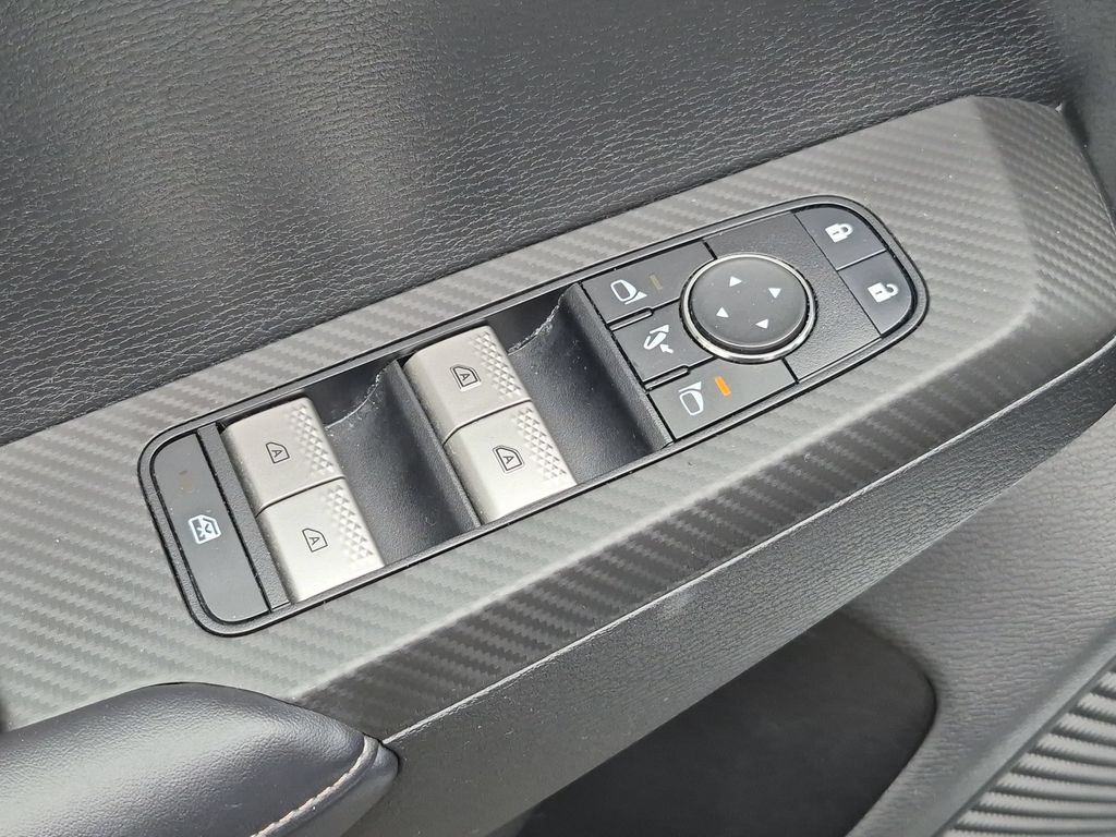 Thumbnail: 2025 Mitsubishi Outlander - 13