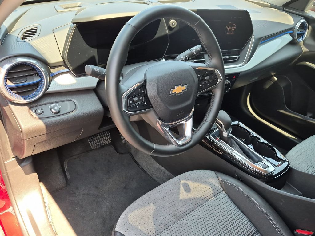 Thumbnail: 2025 Chevrolet Trax - 15