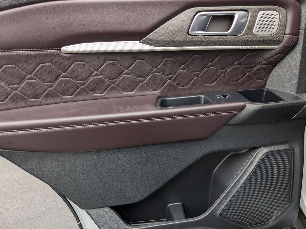 Thumbnail: 2025 Ford Explorer - 26