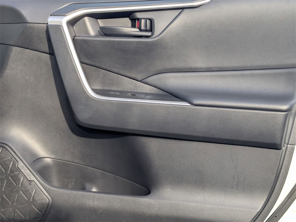 Thumbnail: 2024 Toyota RAV4 - 34