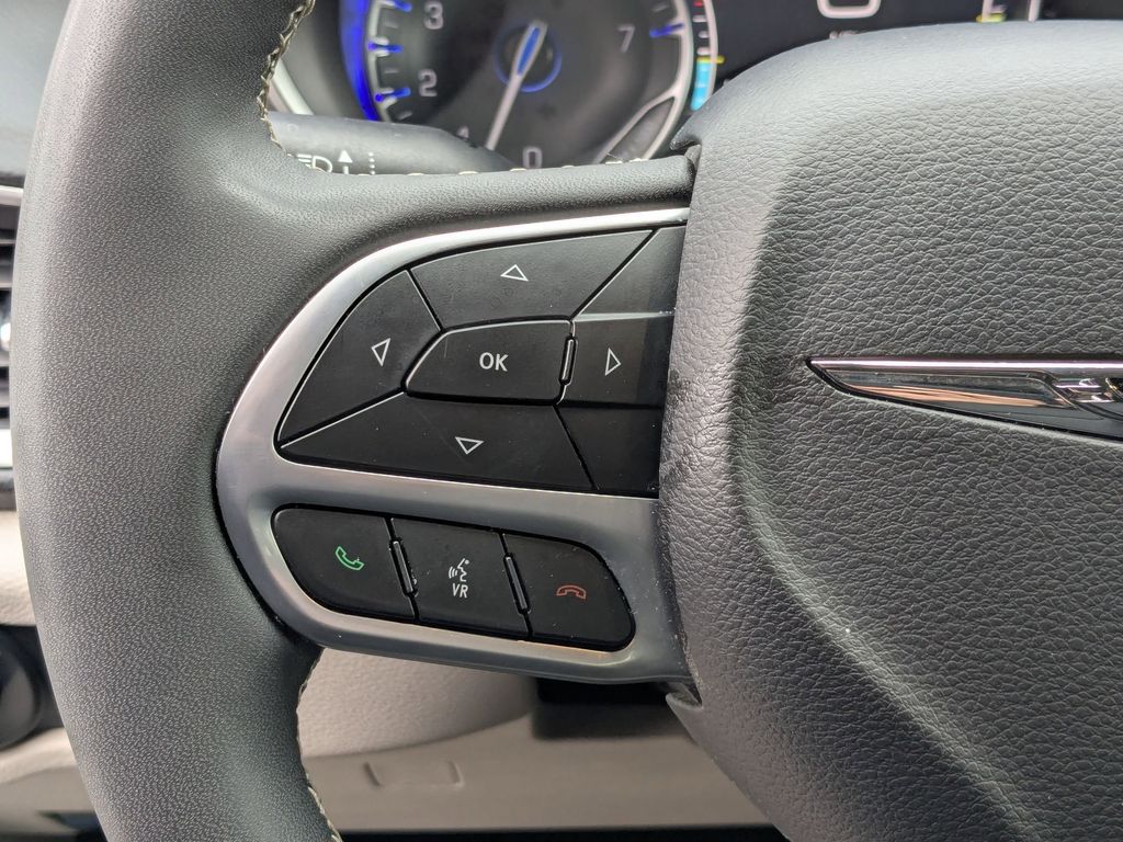 Thumbnail: 2024 Chrysler Pacifica - 18