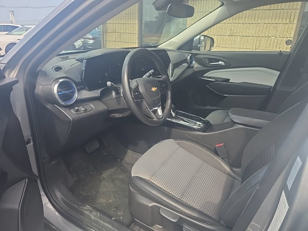Thumbnail: 2025 Chevrolet Trax - 7