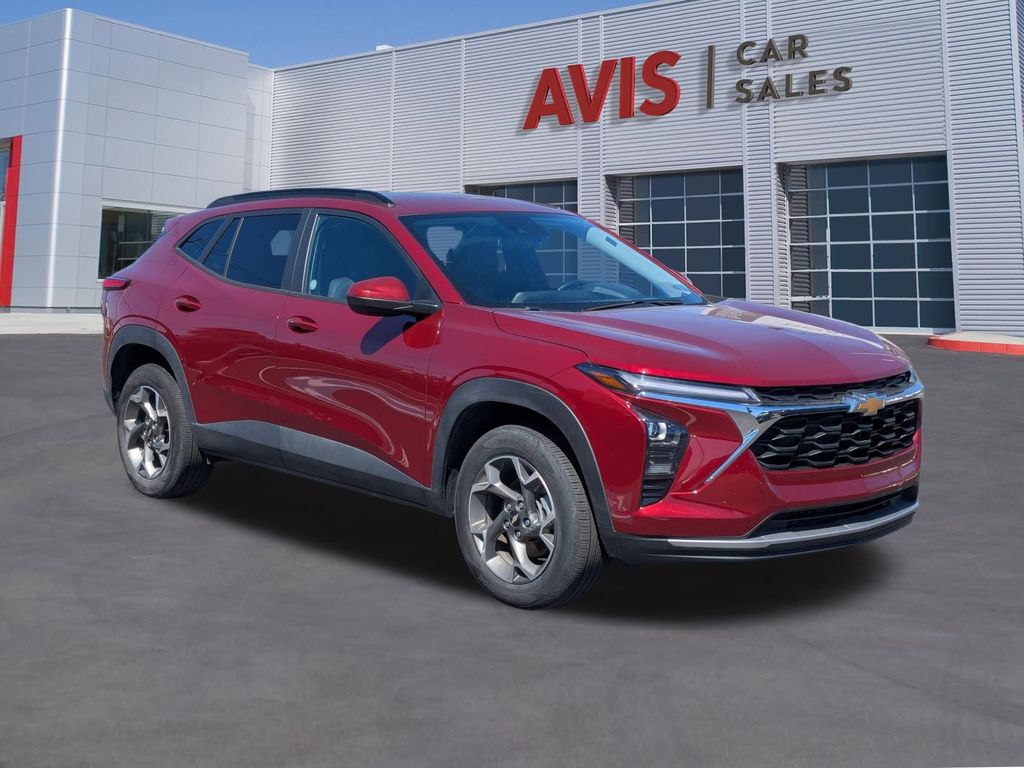 Thumbnail: 2025 Chevrolet Trax - 3