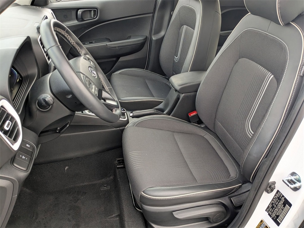 Thumbnail: 2025 Hyundai Venue - 16