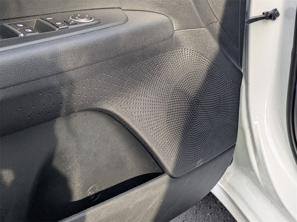 Thumbnail: 2024 Kia Forte - 15