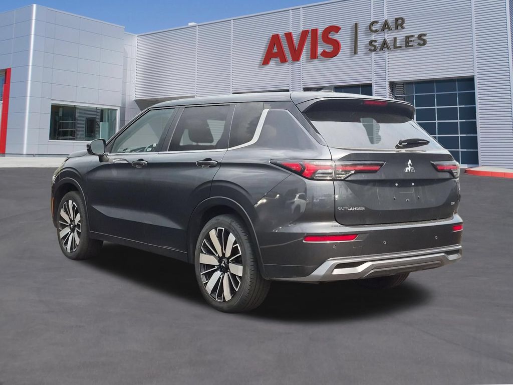 Thumbnail: 2025 Mitsubishi Outlander - 9