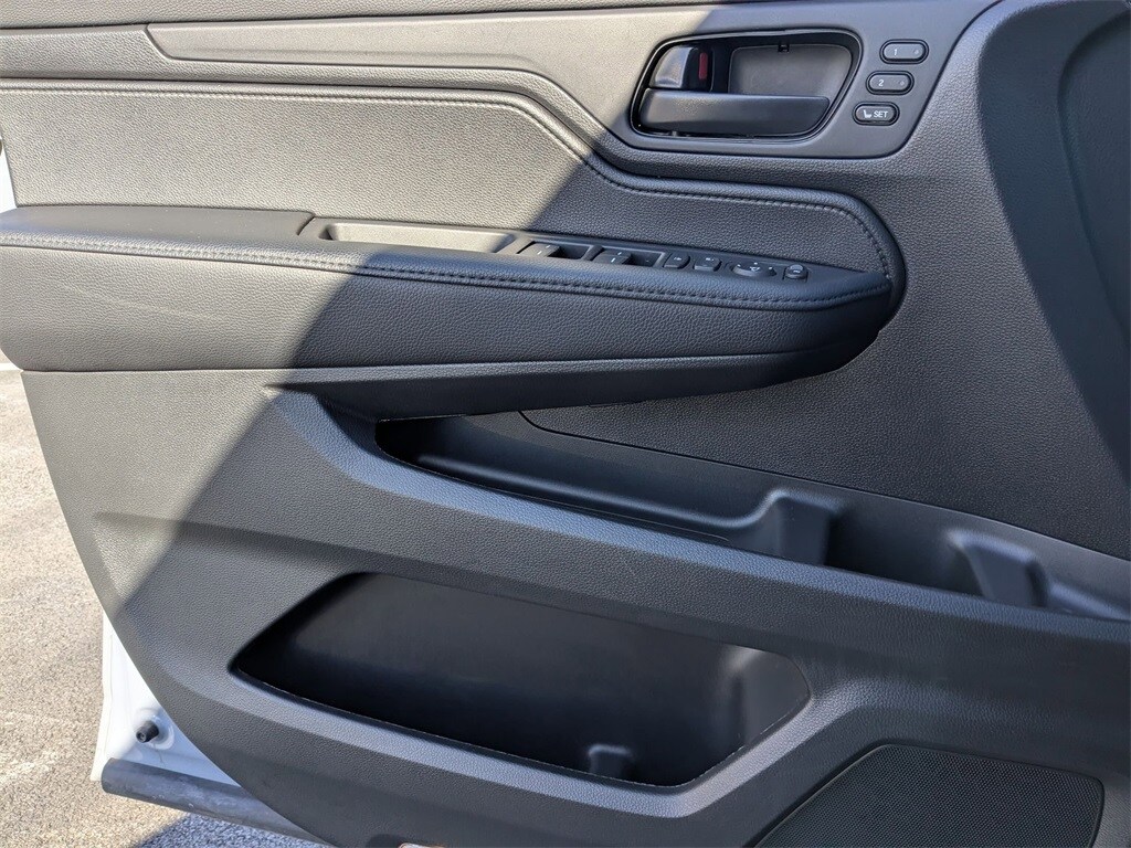 Thumbnail: 2025 Honda Odyssey - 13