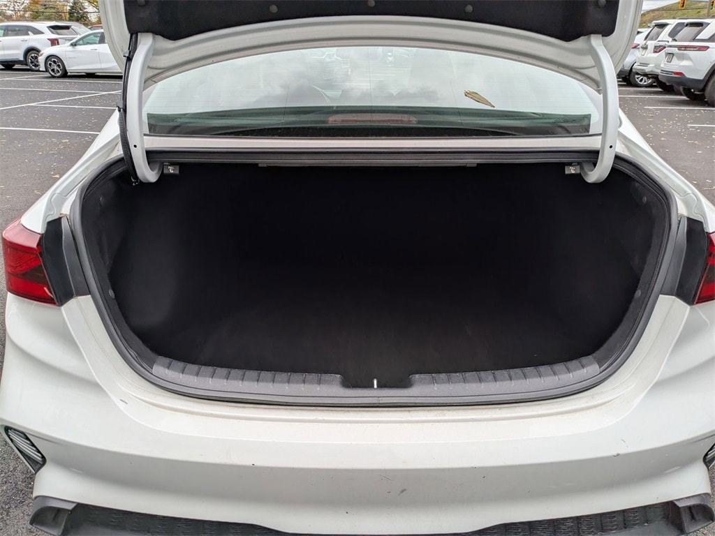 Thumbnail: 2024 Kia Forte - 29