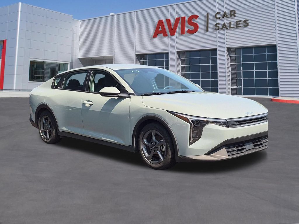Thumbnail: 2025 Kia K4 - 3