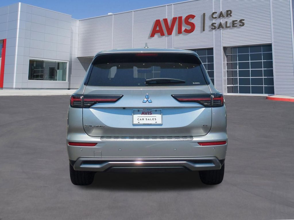 Thumbnail: 2025 Mitsubishi Outlander - 7