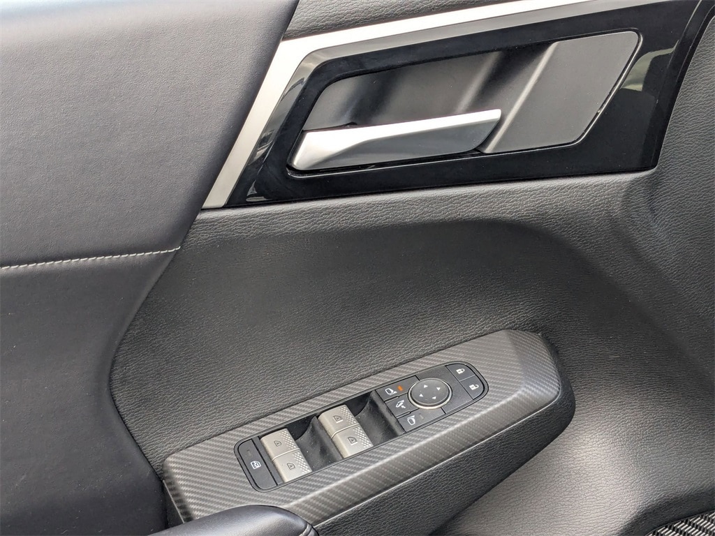 Thumbnail: 2024 Mitsubishi Outlander - 14