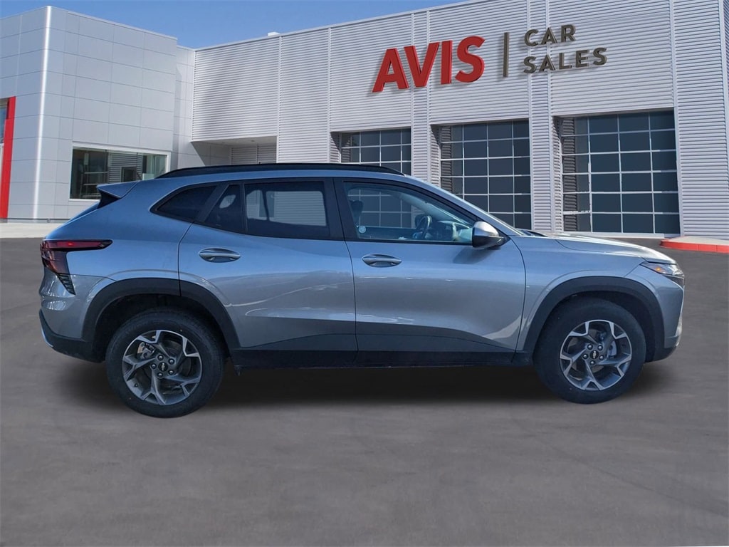 Thumbnail: 2025 Chevrolet Trax - 7