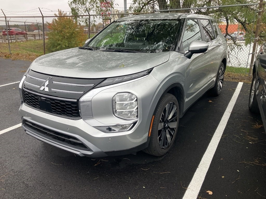 Thumbnail: 2025 Mitsubishi Outlander - 1