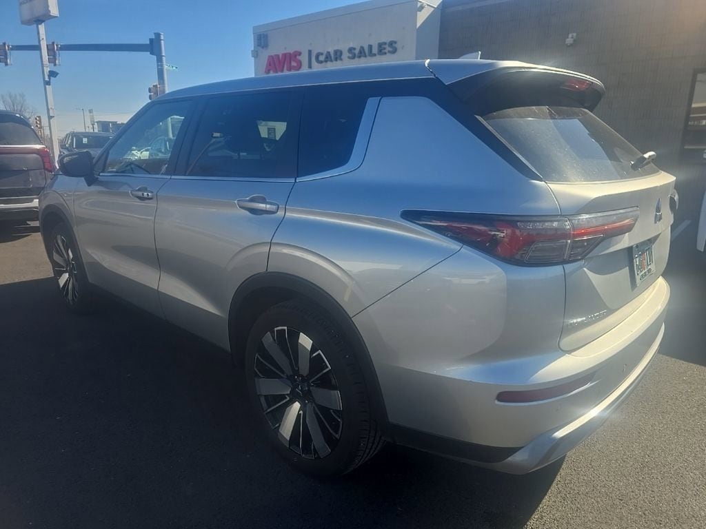 Thumbnail: 2025 Mitsubishi Outlander - 4