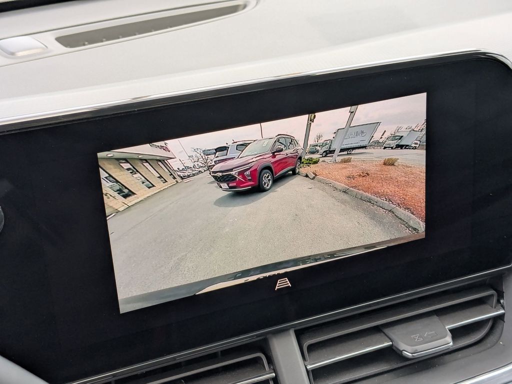 Thumbnail: 2025 Chevrolet Trax - 21