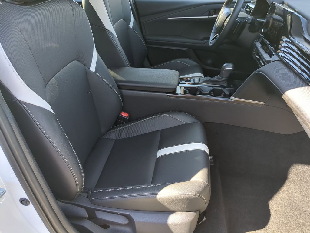 Thumbnail: 2025 Toyota Camry - 31