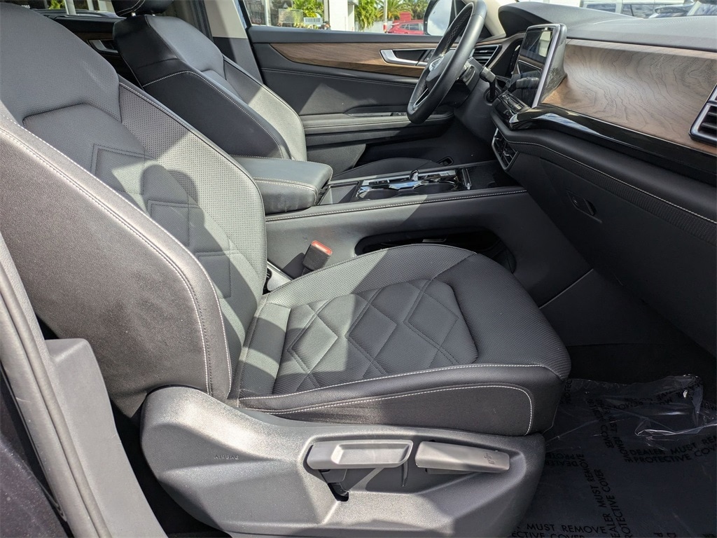 Thumbnail: 2025 Volkswagen Atlas - 31