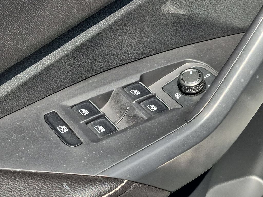 2025 Volkswagen Jetta S - Photo 13