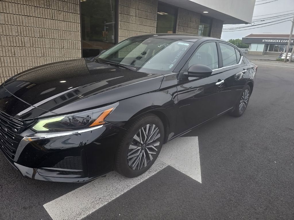 2025 Nissan Altima 2.5 SV's photo