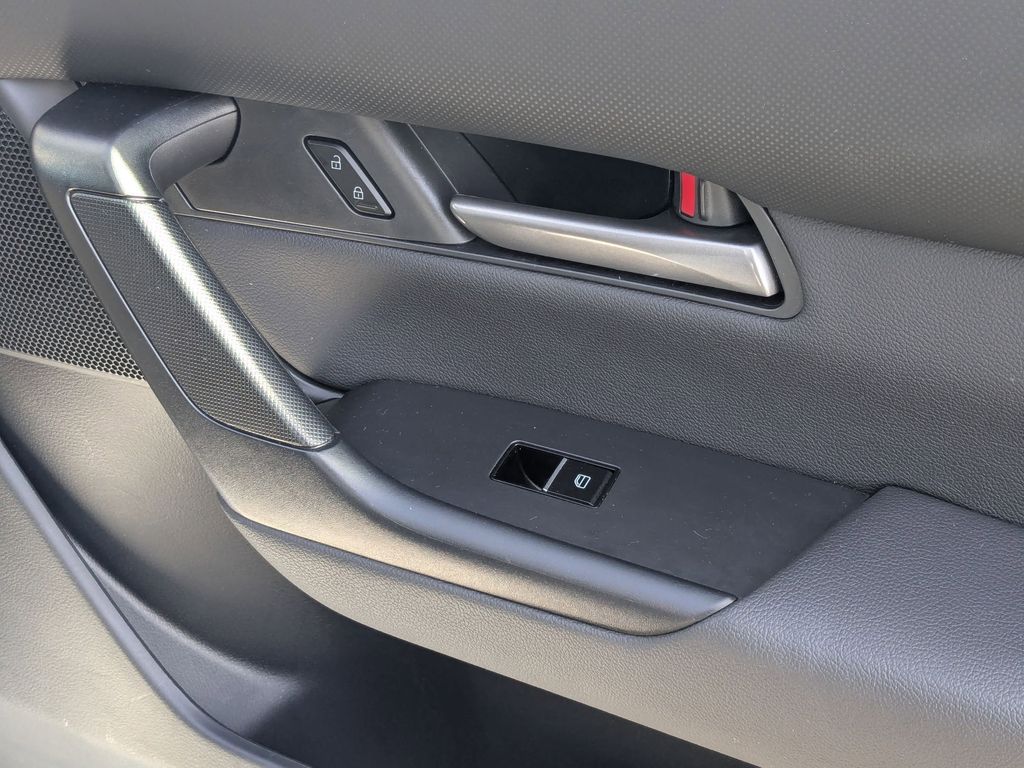 Thumbnail: 2025 Mazda CX-50 - 31