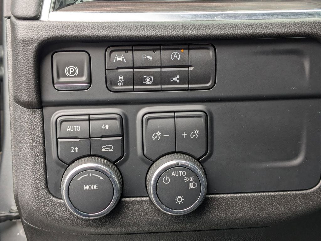 Thumbnail: 2025 Chevrolet Tahoe - 38