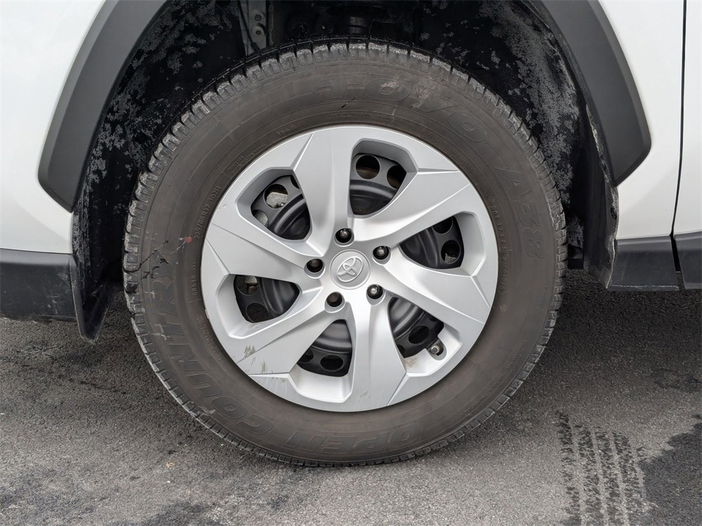 Thumbnail: 2025 Toyota RAV4 - 11