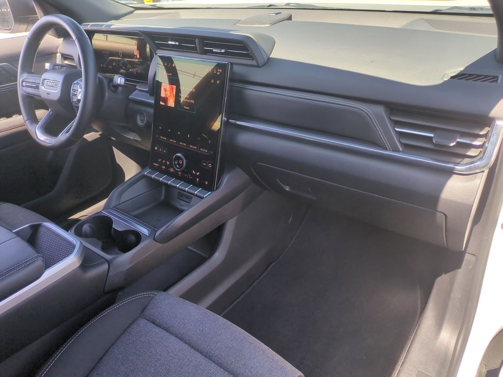 Thumbnail: 2025 GMC Terrain - 32