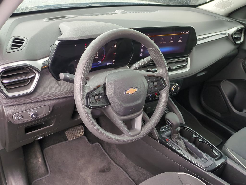 Thumbnail: 2025 Chevrolet TrailBlazer - 13