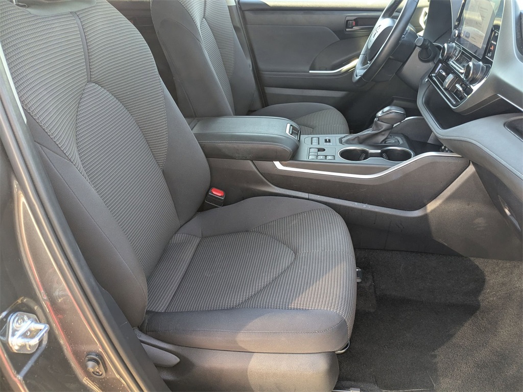 Thumbnail: 2024 Toyota Highlander - 36