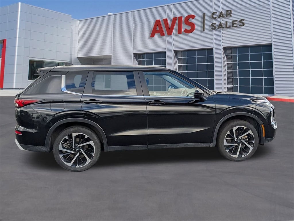 Thumbnail: 2024 Mitsubishi Outlander - 7