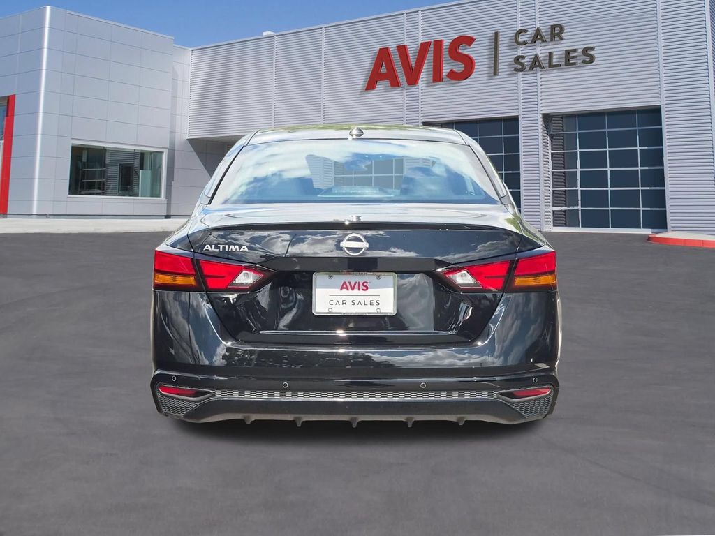 2025 Nissan Altima SV - Photo 7