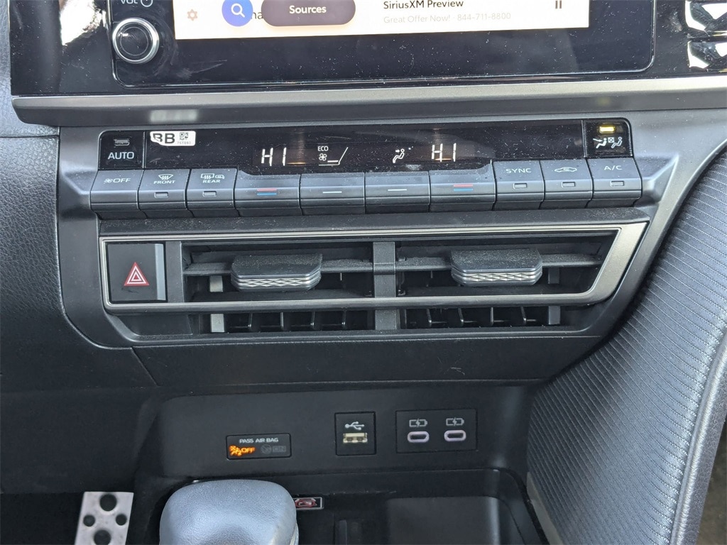 Thumbnail: 2025 Toyota Camry - 25