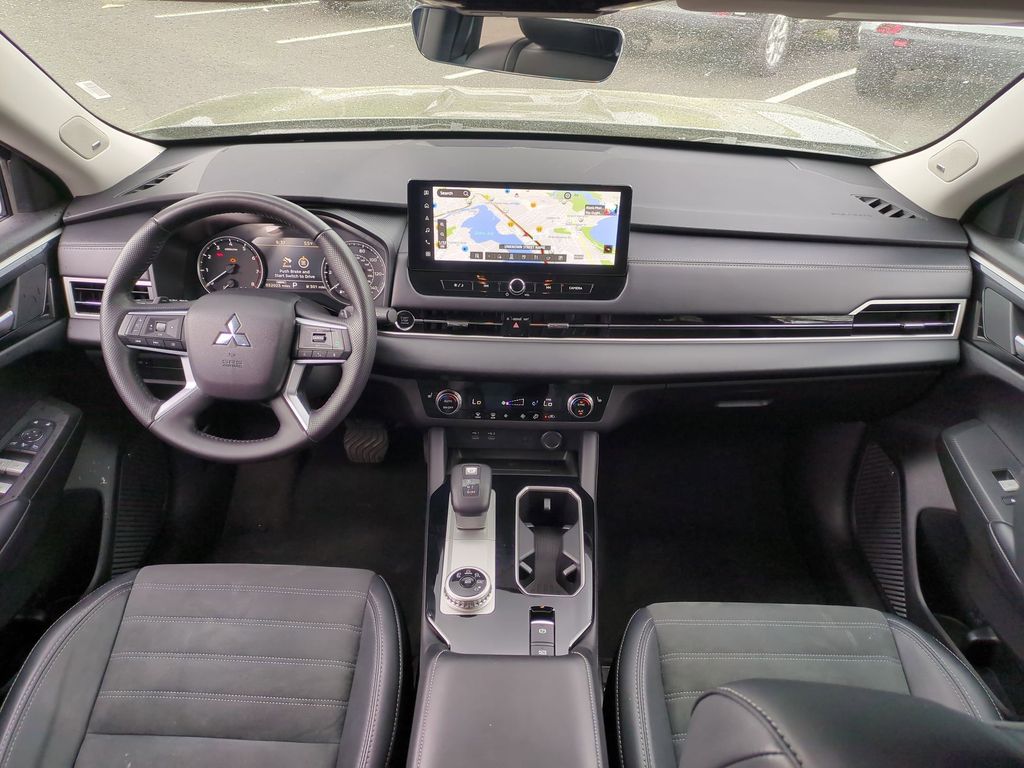 Thumbnail: 2025 Mitsubishi Outlander - 21