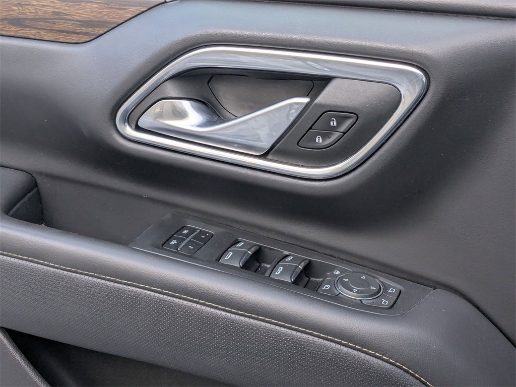 Thumbnail: 2023 Chevrolet Suburban - 14