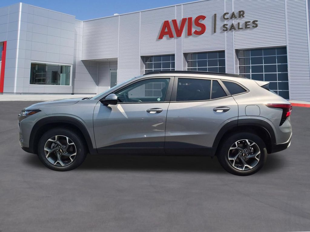 Thumbnail: 2025 Chevrolet Trax - 10