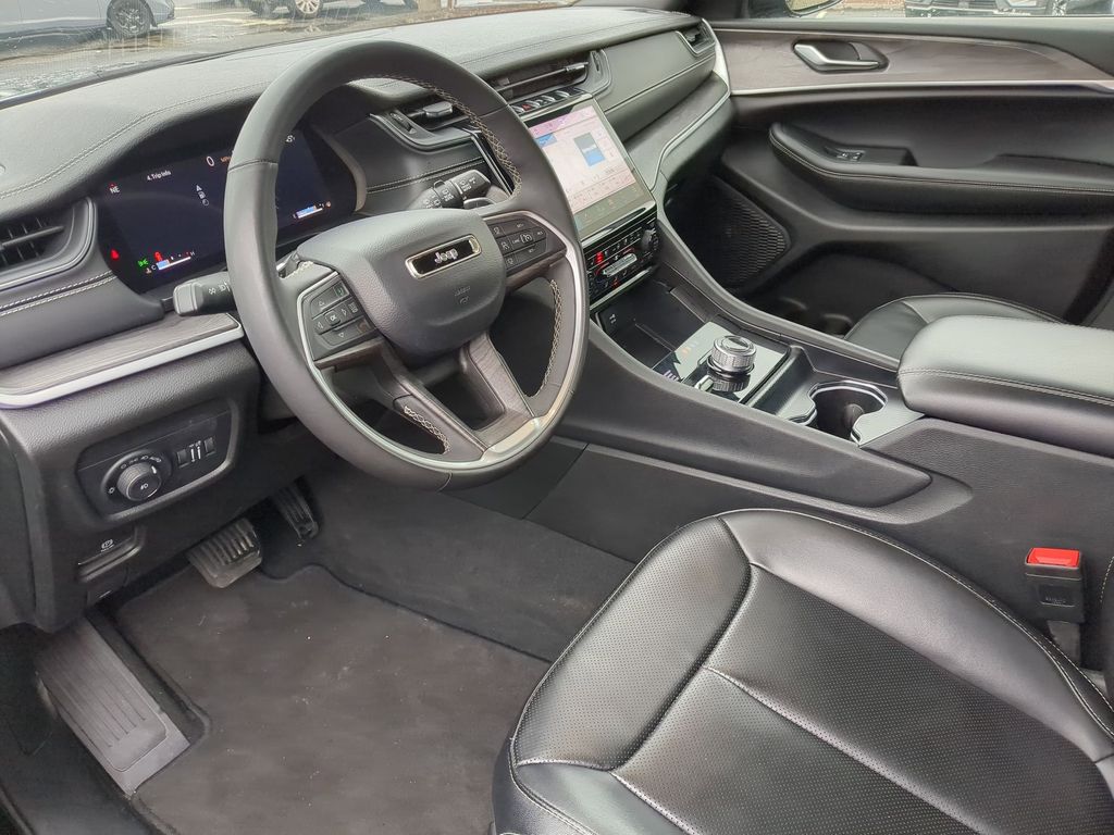 Thumbnail: 2024 Jeep Grand Cherokee L - 15