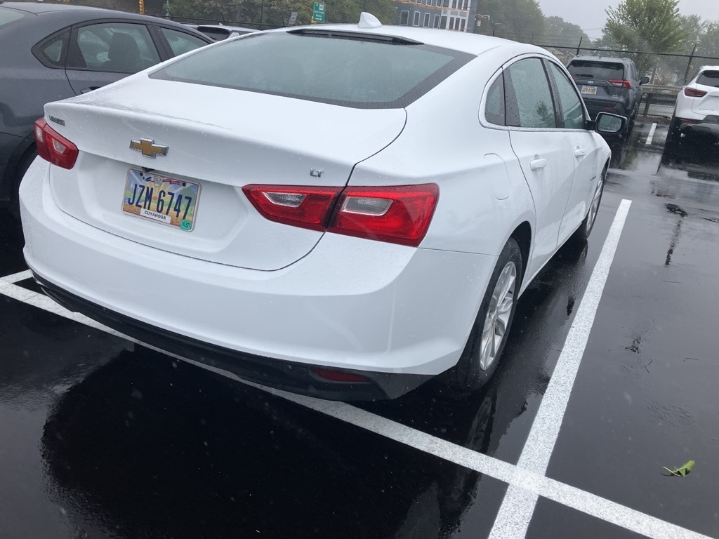 Thumbnail: 2023 Chevrolet Malibu - 3