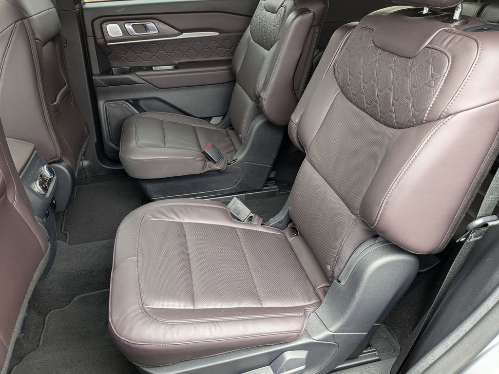 Thumbnail: 2025 Ford Explorer - 26