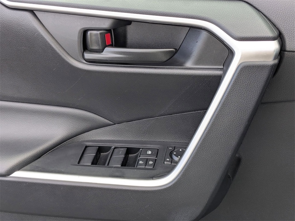 Thumbnail: 2024 Toyota RAV4 - 17