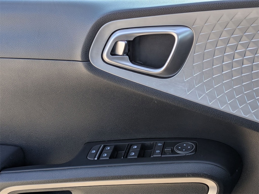 Thumbnail: 2023 Kia Soul - 14